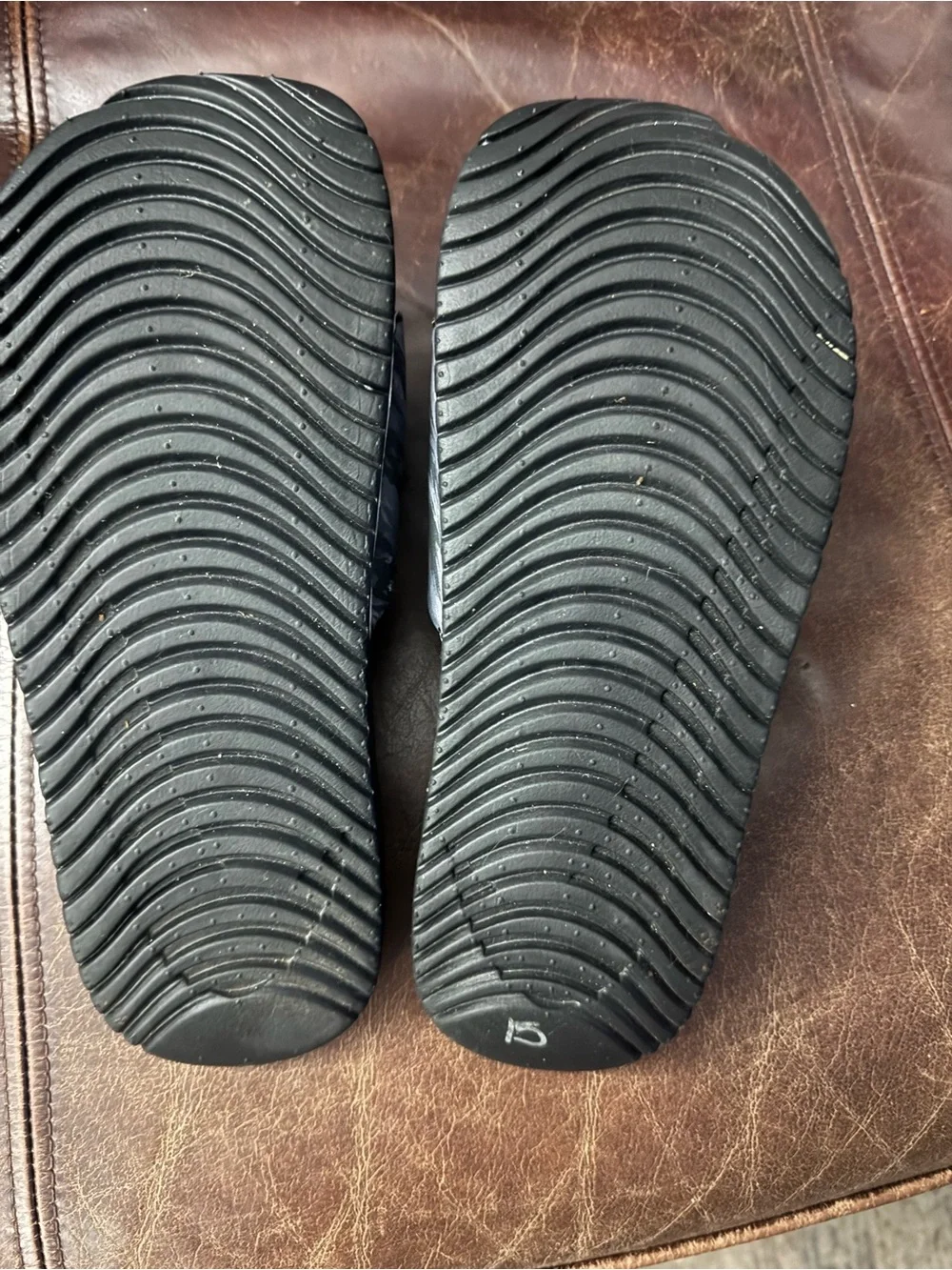 Nike Slides Kids size 5 Youth